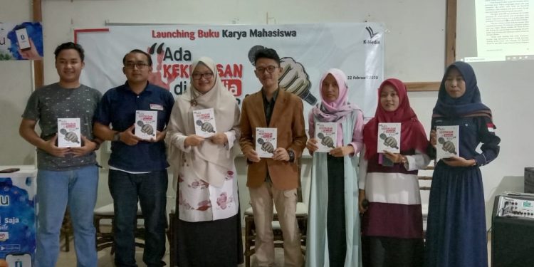 Mahasiswa UMC Launching buku ‘Ada Kekerasan di Media Kita’