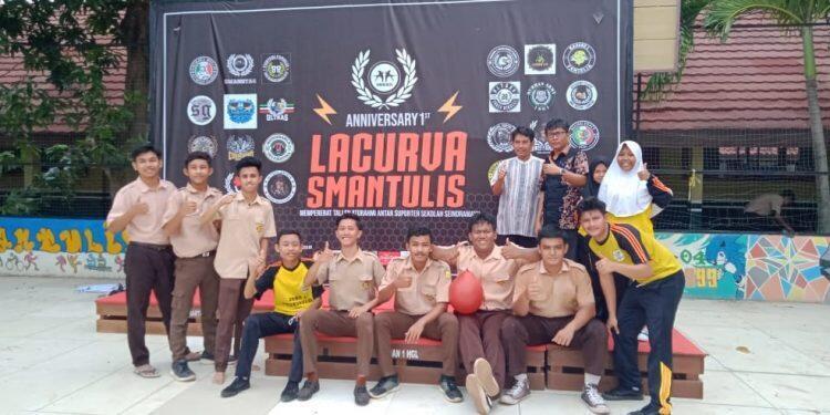 SMAN 1 Haurgeulis Merayakan Anniversary La Curva