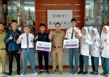 SMKN 1 Gantar Boyong Juara 1 dan 3 Public Service Web Contest