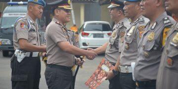 Kapolres Ciko Berikan Penghargaan Kepada 32 Personil Berprestasi