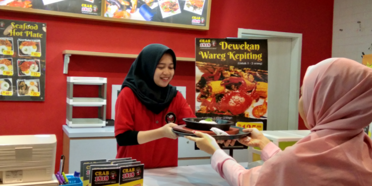 Hadir di Foodalicious CSB, Seafood Hotplate Jadi Menu Andalan Crab 1818