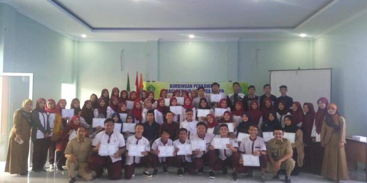 MAHASISWA STIKES Muhammadiyah Kuningan poto bersama panitia Bimwin dari Kemenag Kuningan.*