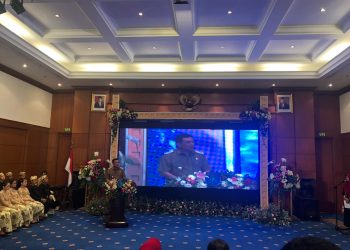 WALIKOTA CIREBON Nashrudin Azis saat memberikan sambutan pada acara pengukuhan Kepala Kantor BI Cirebon.*
