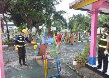Cegah Covid-19, Aspol Kaliwadas Disemprot Desinfektan