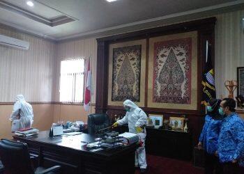 Semua Tempat Pelayanan di Kab. Cirebon Disemprot Desinfektan