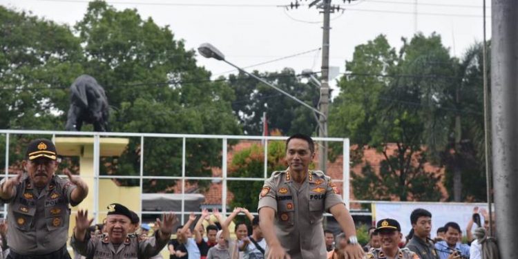 Jaga Kebugaran Tubuh, Jajaran Polresta Cirebon Gelorakan Senam AW S3