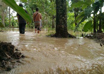 Terendam Banjir, Warga Desa Dukuh Keluhkan Bangunan Liar di Sungai Cimanuk