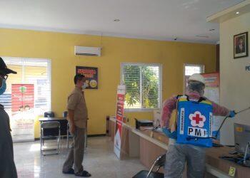 Cegah Penyebaran Virus Corona, PMI Lakukan Penyemprotan Disinfektan