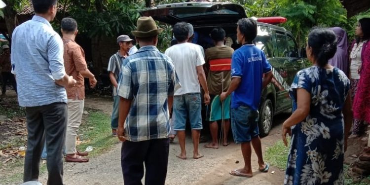 Isak Tangis Keluarga Sambut Kedatangan Jenazah PMI Asal Indramayu dari Jeddah