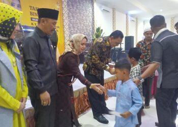 Maju Pilkada, Hj Ami Anggraeni Minta do’a Ribuan Anak Yatim