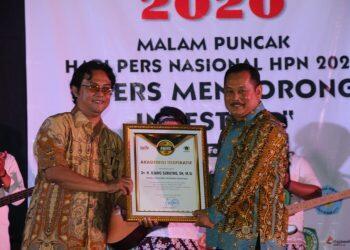 PWI Indramayu Beri Empat Penghargaan Tokoh Inspiratif
