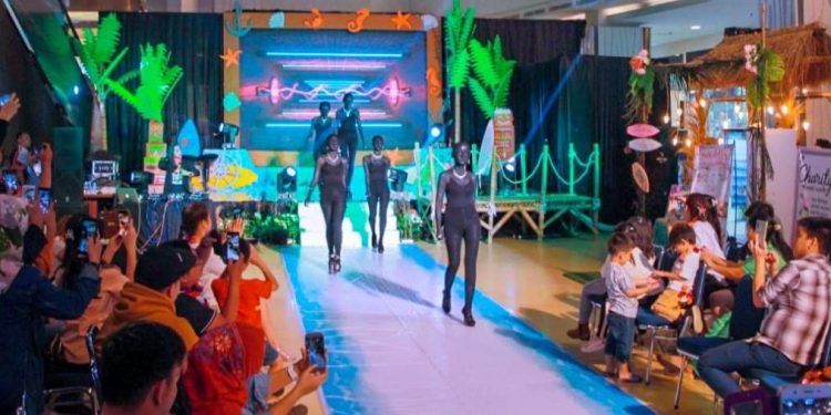 Diamond Show Meriahkan Pameran Perhiasan Berlian Terbesar di Cirebon