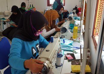 Ingin Penuhi Kebutuhan Masyarakat, UKM Binaan Cirebon Power Produksi Masker