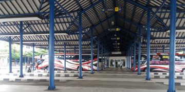 Kedatangan Penumpang Bus Turun 80 Persen