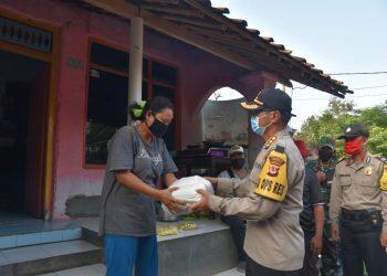 Enam Kelurahan Mendapat Bantuan Sembako dari Polresta Cirebon