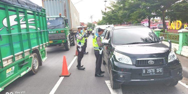 Polres Indramayu Lakukan Penyekatan di Perbatasan