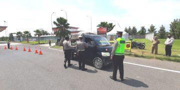 Tindak Lanjut Larangan Mudik  Polres Majalengka Perketat Pemeriksaan Kendaraan di Pos Chek Point