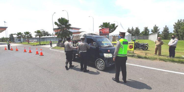 Tindak Lanjut Larangan Mudik  Polres Majalengka Perketat Pemeriksaan Kendaraan di Pos Chek Point