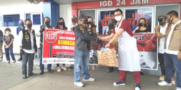 Komunitas Moge Black Horse Bagi-bagi APD untuk 3 Rumah Sakit