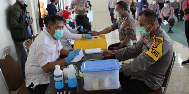 Polres Kuningan Turunkan Ratusan Anggota untuk Donor Darah