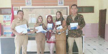 Perangkat Desa Ambulu Sumbangkan Setengah Gaji untuk Warga Terdampak Covid-19