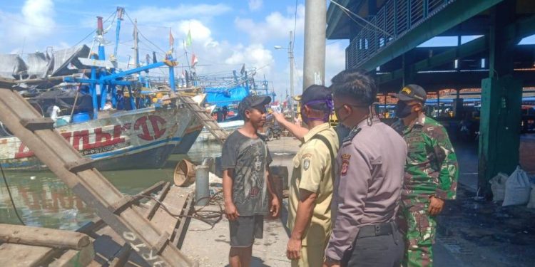 Antisipasi Covid-19, Polres Indramayu Perketat Pemeriksaan Kesehatan Pendatang Baru