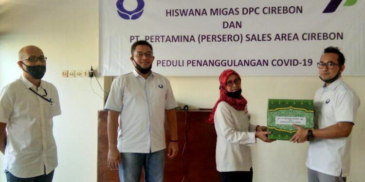 Pertamina dan Hiswana Migas Cirebon Salurkan Donasi dan Bantuan APD