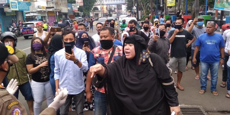 Hari ke-4 PSBB di Kota Cirebon, Pedagang PGC Menolak Keras Penutupan Toko