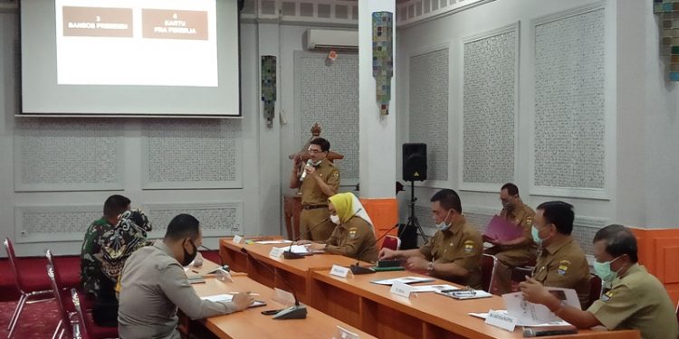 Pemkot Cirebon Gelar Rapat Bahas Penerima Bansos