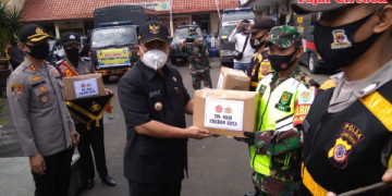 Sinergitas Pemerintah, TNI-Polri Bantu Paket Sembako