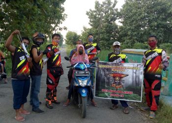 Gupack Tril Vintage Adventure Bagikan Ratusan Masker di Wilayah Pasaleman