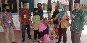 PT. Shoetown Santuni 100 Anak Yatim dari Desa Sekitaran Pabrik