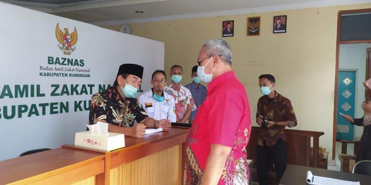 Acep Bayarkan Zakat Langsung di Kantor BAZNAS