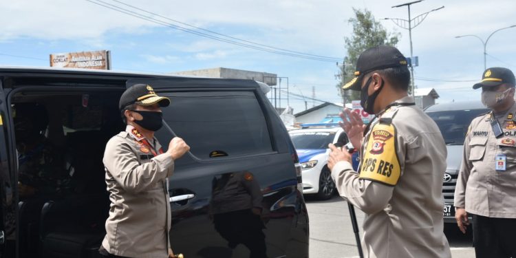 Kapolresta Cirebon Sambut Kunjungan Kapolda Jateng di Check Point Losari