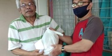 PWI Cirebon Peduli Pensiunan Wartawan “Bagikan Sembako dari Dampak Covid 19”