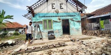 YANU Bantu Perbaiki Rumah Ambruk di Kota Cirebon