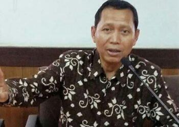 THE NEW NORMAL: Komitmen = komat kamit temen?