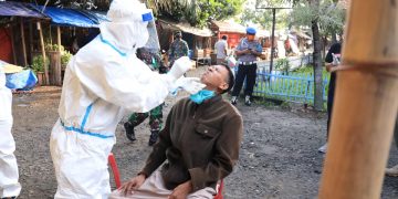 Ratusan Pengunjung Pasar Baru Indramayu di Swab