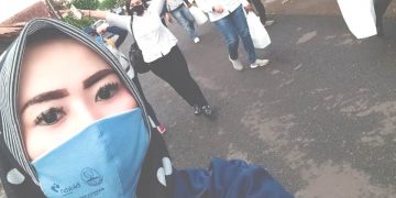 GASIBU Bersama TPD KB Bagikan Nasi Kota ke Lansia