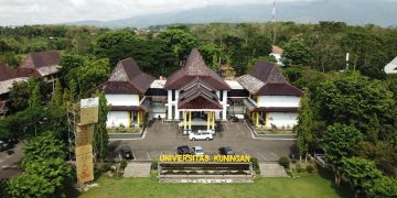 Sweet Seventeen Uniku Tetap Dirumah Saja