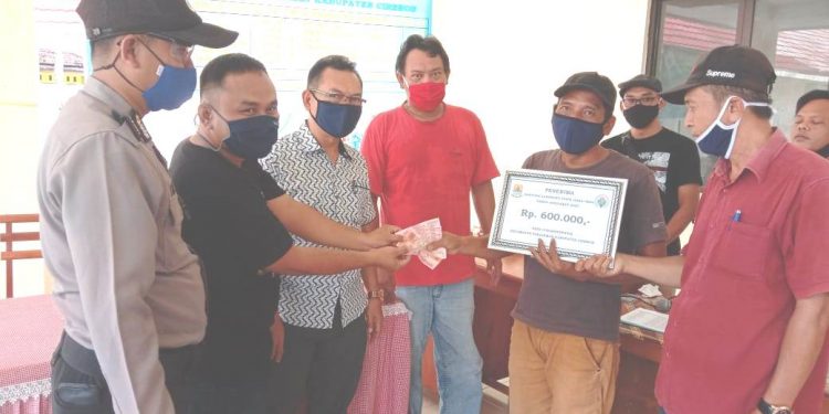 Pemdes Cigobangwangi Bagikan BLT DD untuk 97 KK