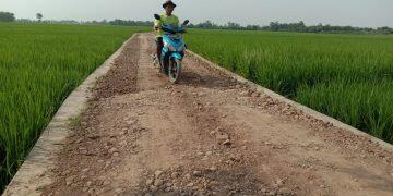 Petani Bantarwaru Apresiasi Pengerasan Jalan Usaha Tani di Blok Ranca Taal