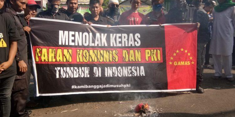 Logo PKI Dibakar di Depan DPRD Kuningan