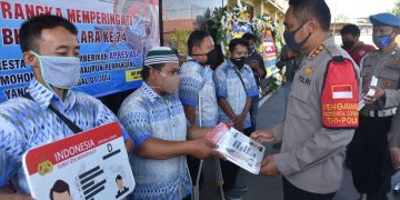 Polresta Cirebon Bagikan  SIM D Gratis Kepada Penyandang Disabilitas