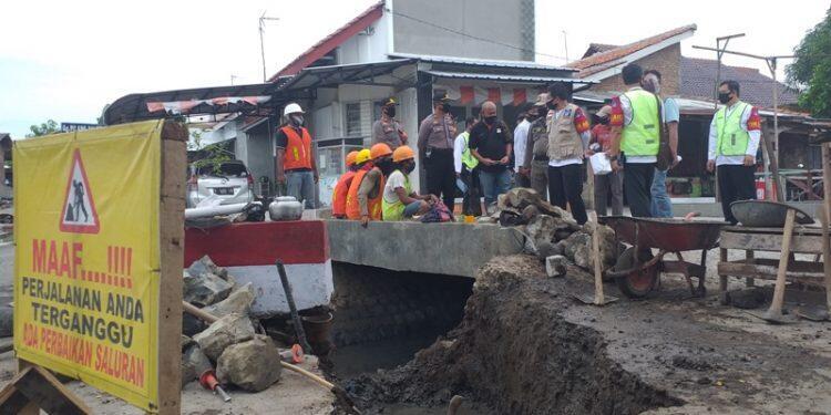 Tim Monev AKB Terjun ke Lokasi Proyek, Pekerja Taati Protokol Kesehatan