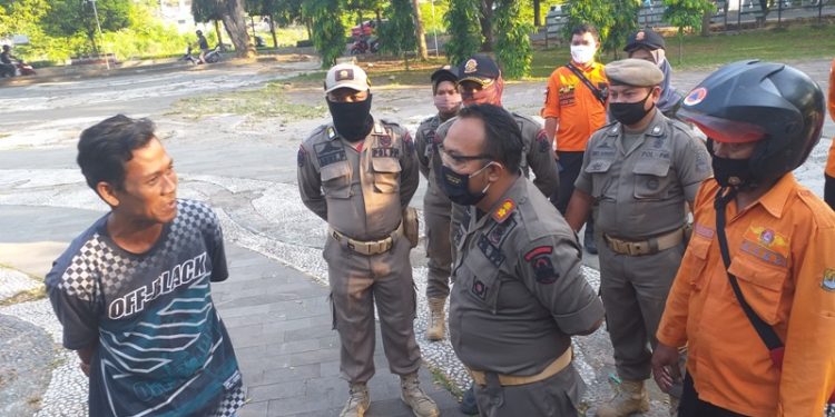 Puluhan Warga Terjaring Razia Masker di Area Publik