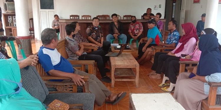 Kades Kertasari Tekankan Agar Pamong Desa Budayakan 5S