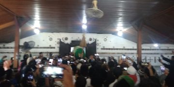 Sultan Sepuh XIV Disemayamkan di Samping Makam Ayahnya