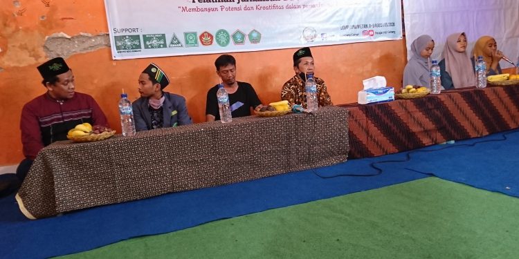 IPPNU Kecamatan Gebang Gelar Pelatihan Jurnalistik dan Desain Grafis