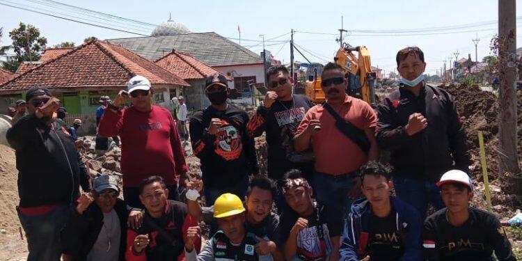 PT. BBC Libatkan Masyarakat Setempat Dalam Pengerjaan Pelebaran Jalan Kertajati